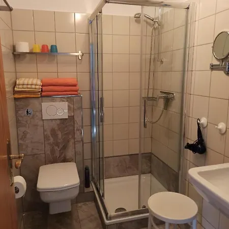 Der Amboss 아파트 쉴리그