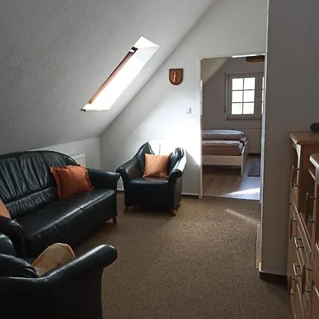 Der Amboss דירה שיליג